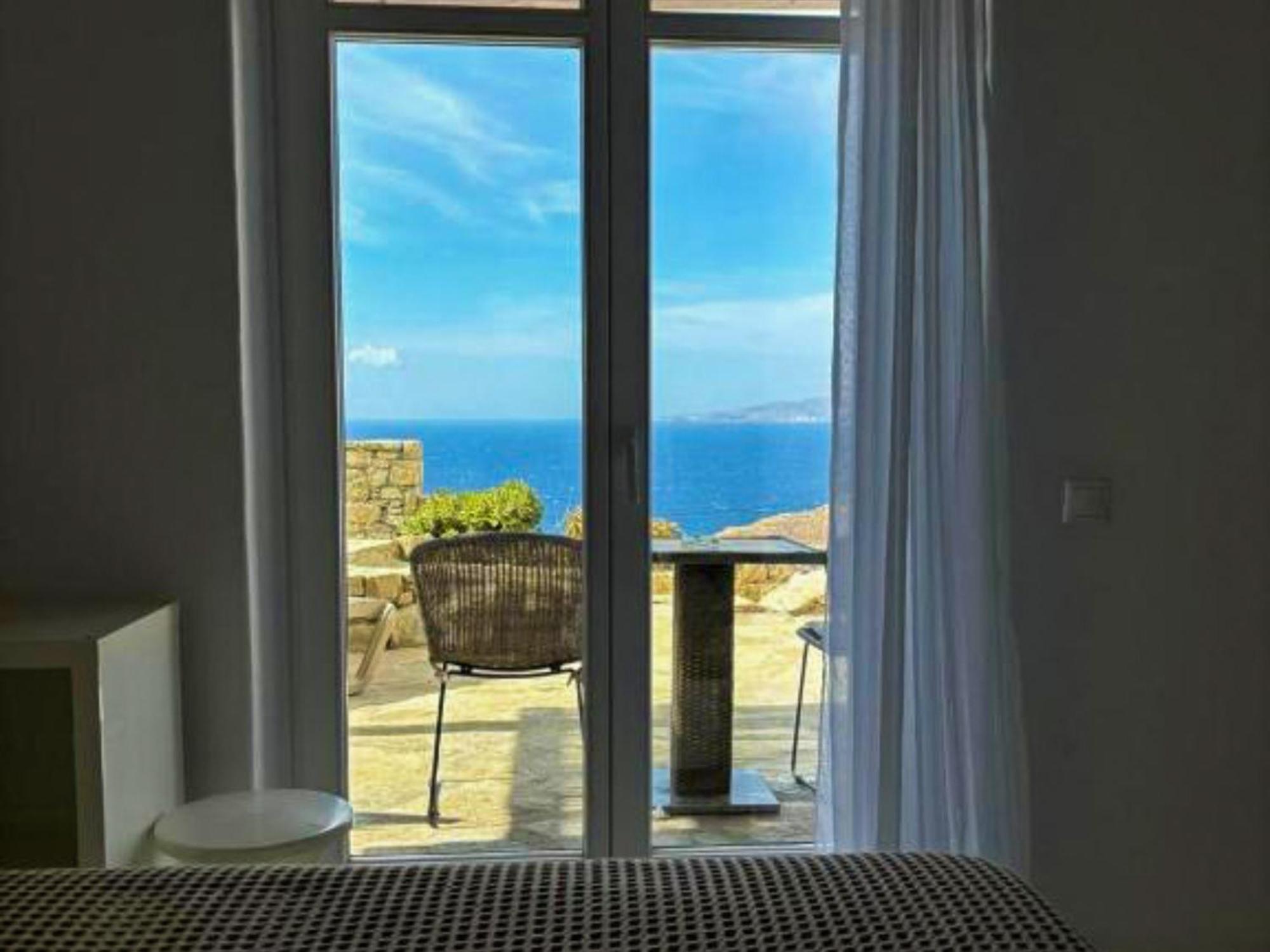 Deluxe Suite with Sea View,1641141133:JPEG